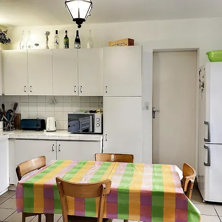 Maison Charmante Pres Et Foret, 5 Ch., Jardin, Parking, Quartier Calme - Fr-1-652-2