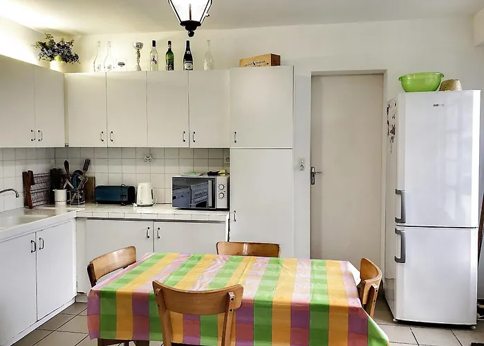 Maison Charmante Pres Et Foret, 5 Ch., Jardin, Parking, Quartier Calme - Fr-1-652-2