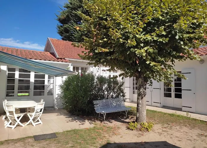 Maison Charmante Près Et Forêt, 5 Ch., Jardin, Parking, Quartier Calme - Fr-1-652-2 Casa de Férias